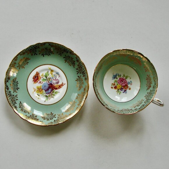 Paragon Fine Bone China Teacup and Saucer Royal Warrant Mark Green Gilt Floral - Picture 5 of 9